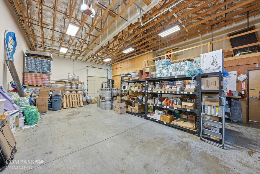 More Photos Of 63063 Layton Ave, Bend Warehouse For Sale