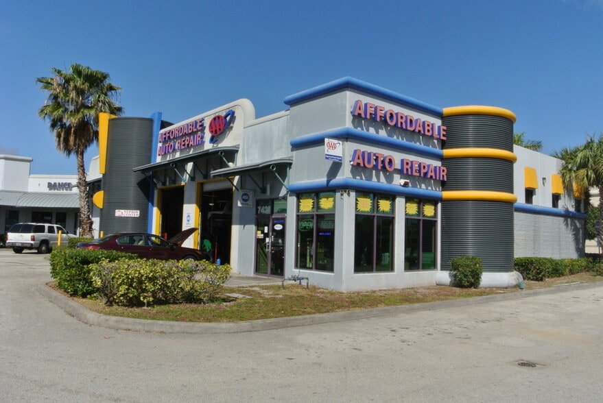More Photos Of 7427-7451 S Military Trl, Lake Worth Unknown For Lease