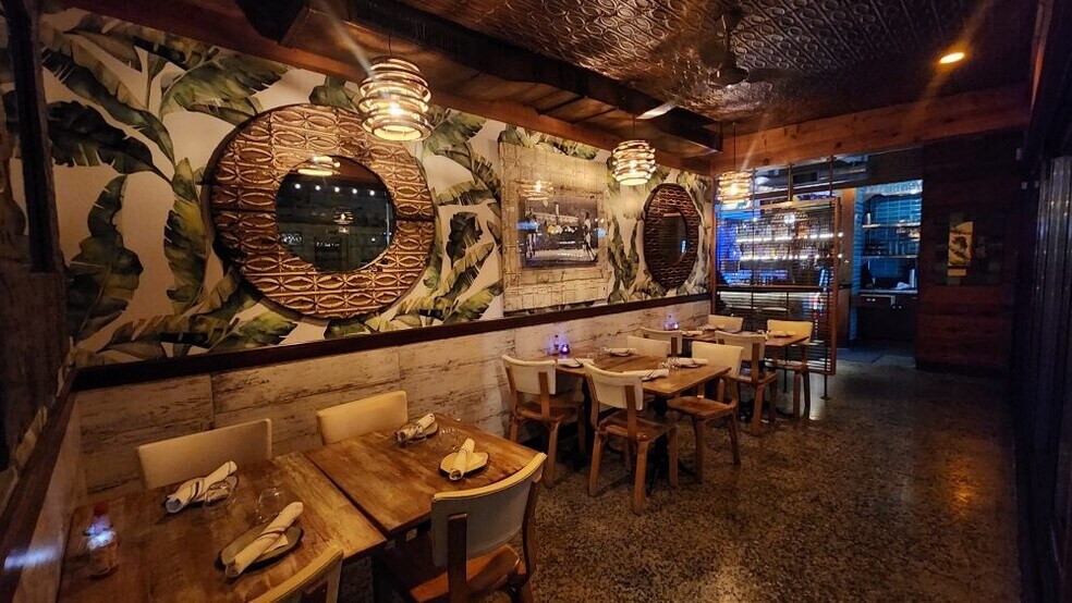 More Photos Of 450 Main St, El Segundo Restaurant For Lease