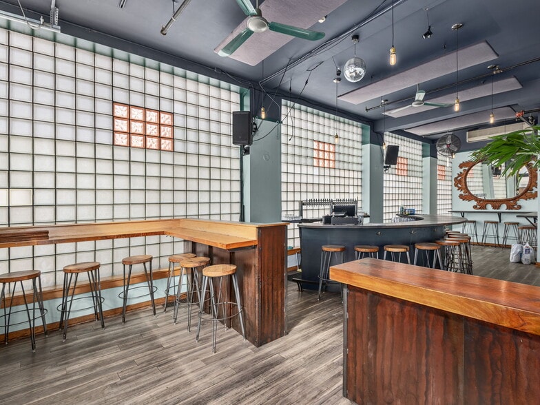 More Photos Of 48 College St, Asheville General Retail For Lease