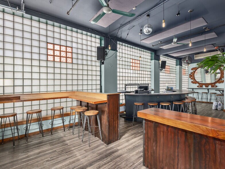 More Photos Of 48 College St, Asheville General Retail For Lease