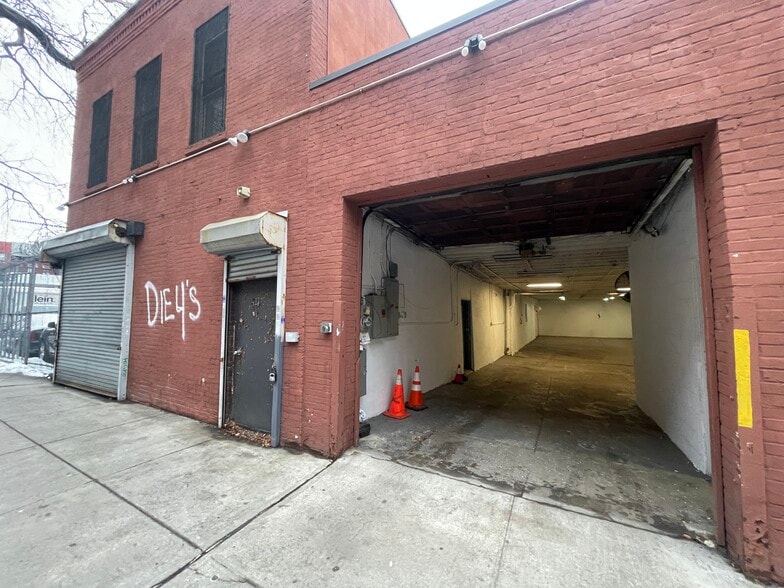 More Photos Of 413-415 E 119th St, New York Warehouse For Lease