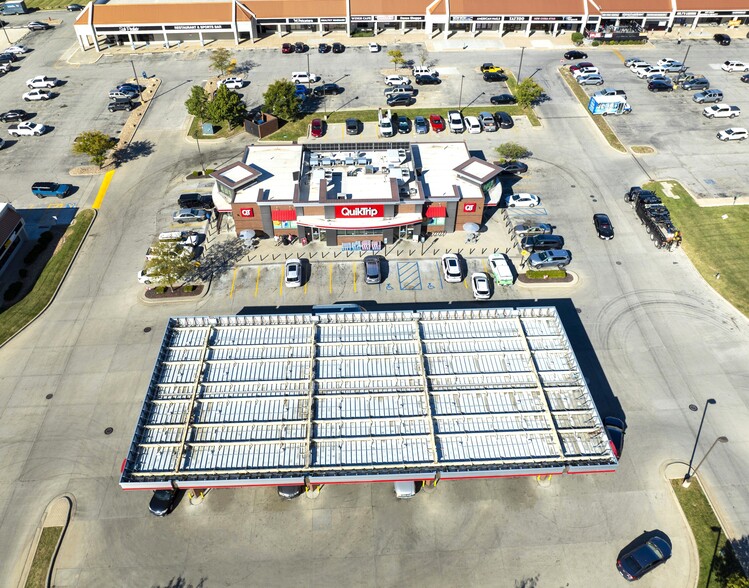 Primary Photo Of 528 NW Englewood Rd, Kansas City Convenience Store For Sale