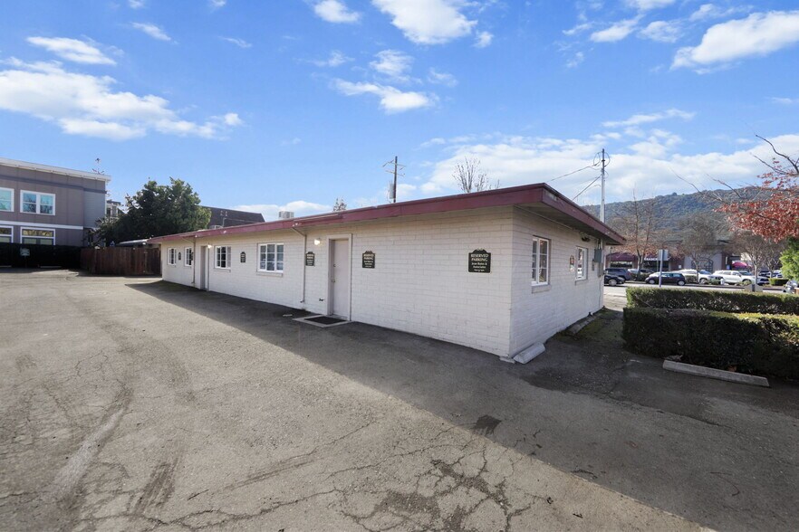 More Photos Of 70 Railroad Ave, Danville Office For Sale