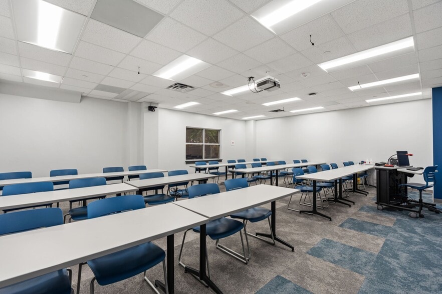 More Photos Of 1411 W Main St, League City Schools For Sale