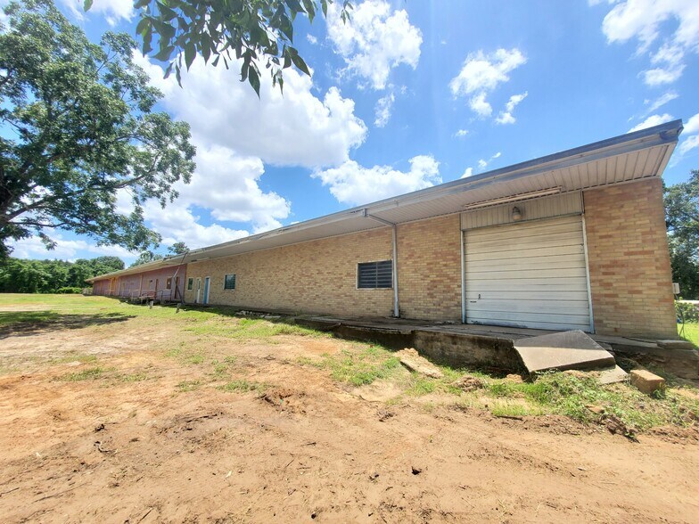 More Photos Of 14077 N Highway 75, Willis Warehouse For Sale
