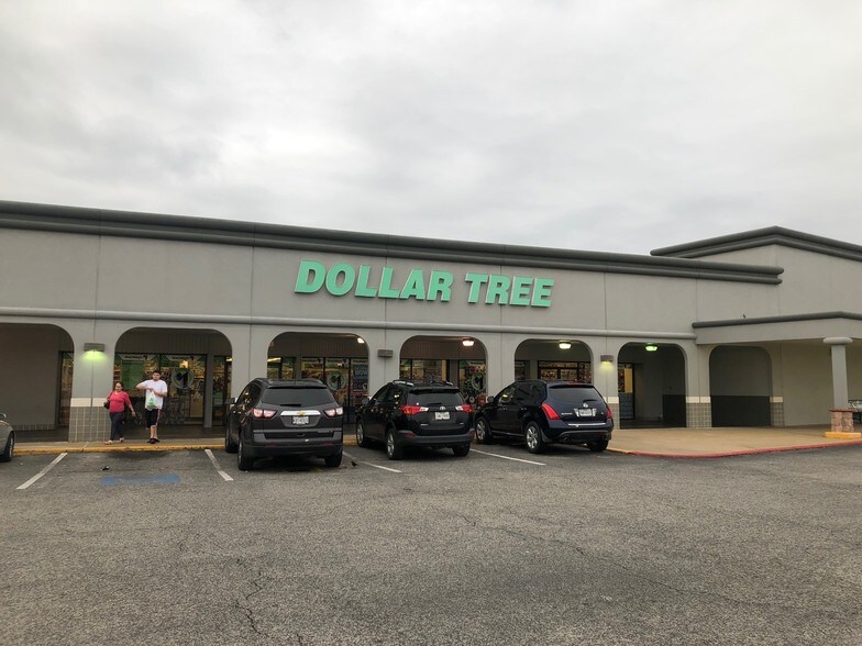 More Photos Of 5240-5392 W 34th St, Houston Unknown For Lease