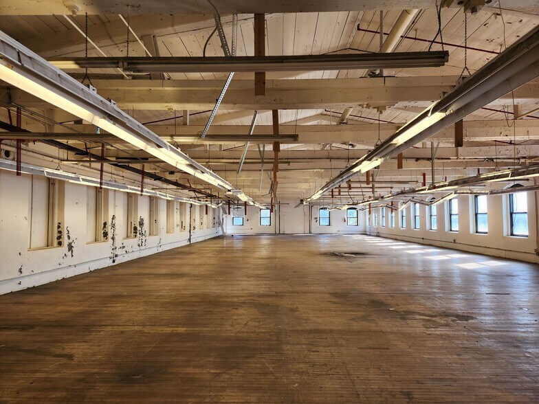 More Photos Of 565 N Main St, Woonsocket Warehouse For Sale