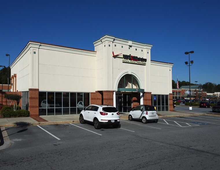 More Photos Of 805 Glynn St S, Fayetteville General Retail For Lease