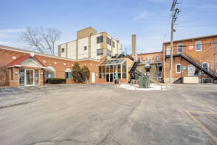 More Photos Of 1228-1240 Main St, Green Bay Storefront Retail Office For Sale