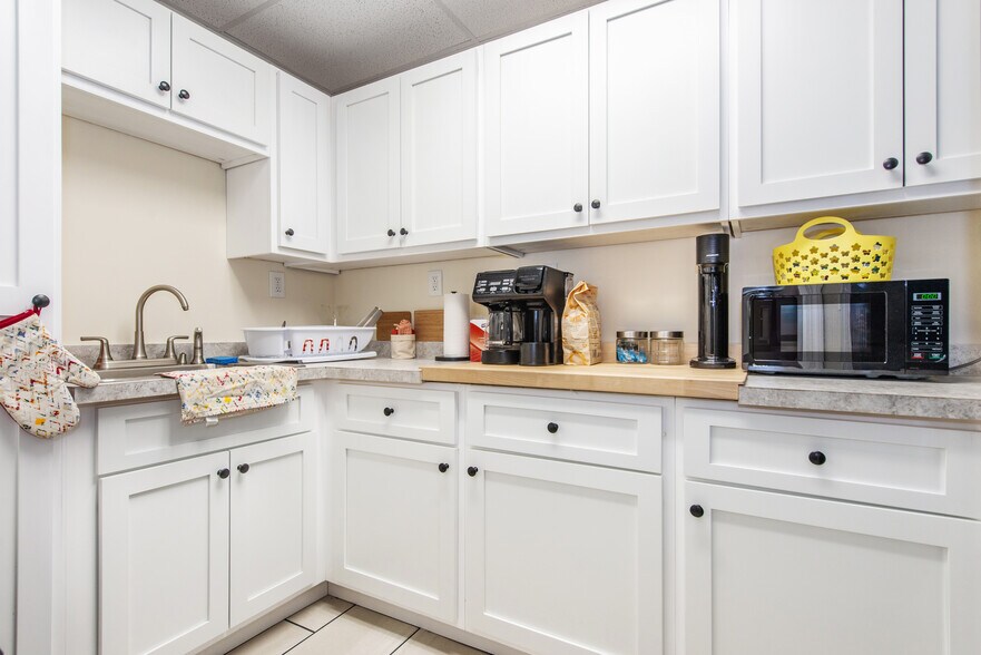 More Photos Of 372 Route 22 West, White House Station Office For Lease