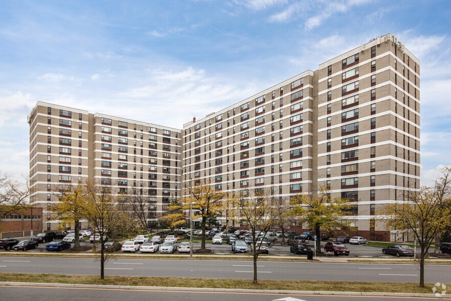 Primary Photo Of 4600 Duke St, Alexandria Apartments For Sale