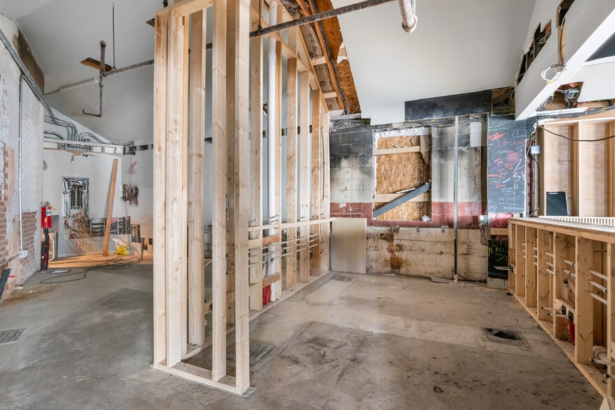 More Photos Of 1811 Division St, Nashville Freestanding For Sale