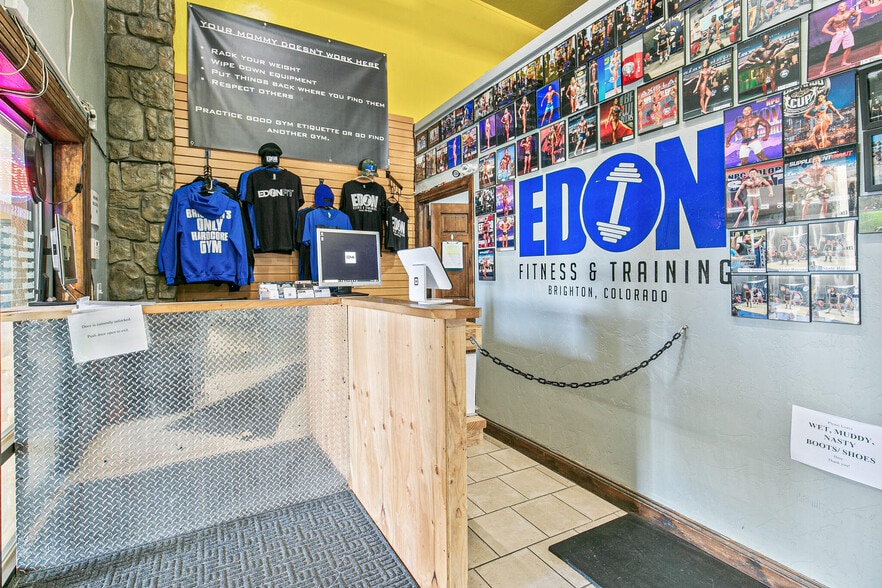 More Photos Of 991 Platte River Blvd, Brighton Storefront For Sale