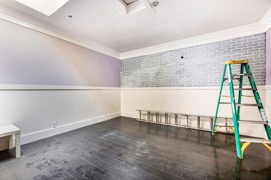 More Photos Of 219 E Broadway, Long Beach Storefront For Lease