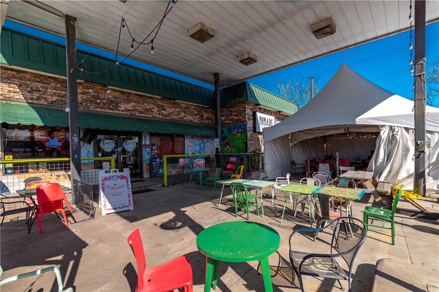 More Photos Of 1431 S School Ave, Fayetteville Restaurant For Sale