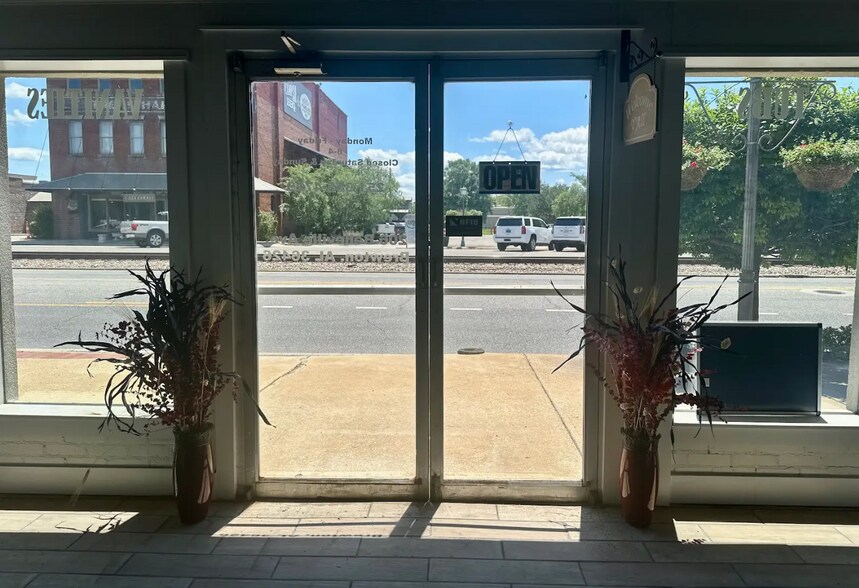 More Photos Of 204-208 Belleville Ave, Brewton Restaurant For Sale