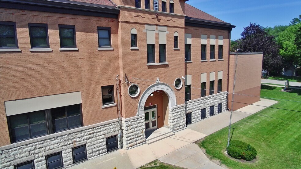 More Photos Of 655 W Perry St, Belvidere Schools For Sale