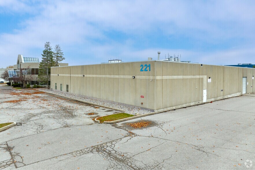 More Photos Of 221 Whitehall Dr, Markham Warehouse For Lease