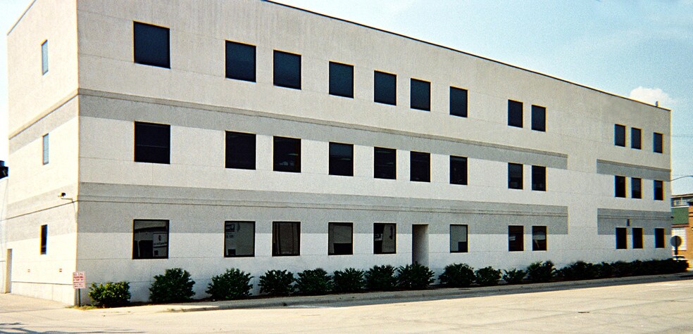 More Photos Of 25 Funston Rd, Kansas City Warehouse For Sale