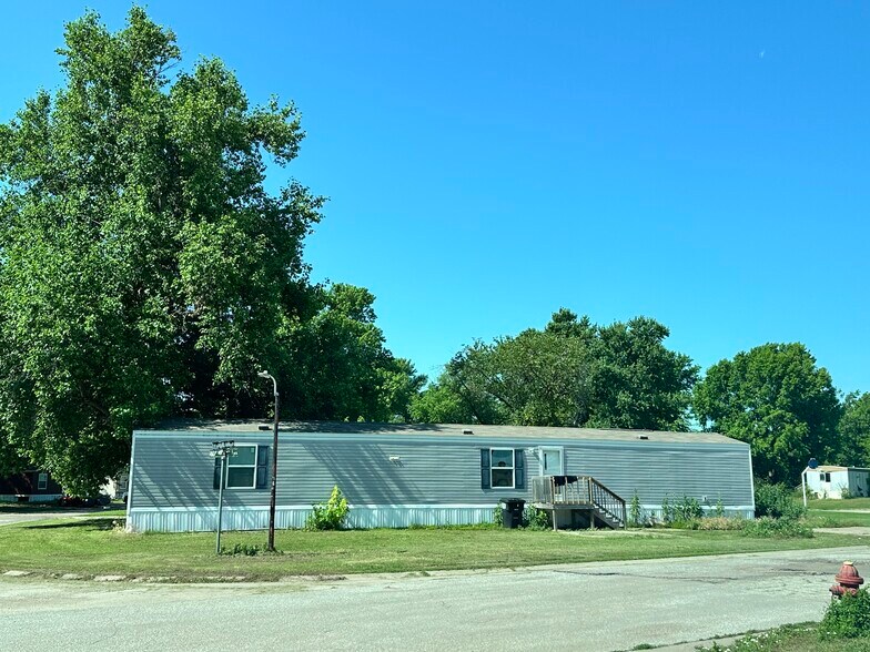 More Photos Of 620 Country Club Rd, Pratt Manufactured Housing Mobile Home Park For Sale