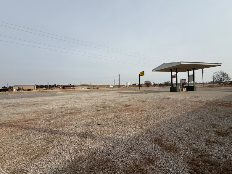 More Photos Of 27971 OK-50, Freedom Convenience Store For Sale