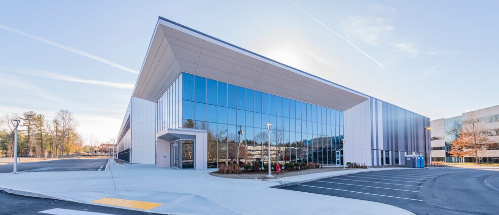 More Photos Of 172 Middlesex Tpke, Bedford Light Manufacturing For Lease