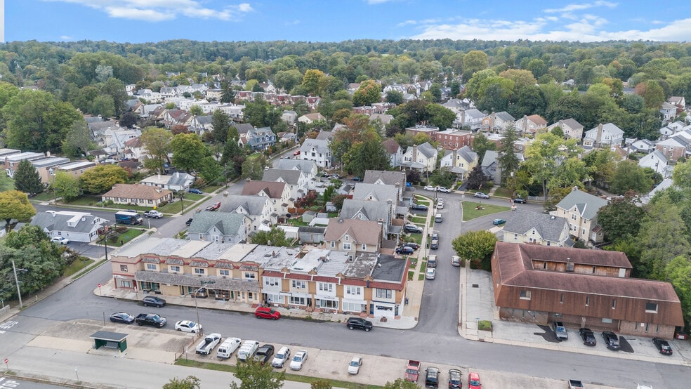 More Photos Of 694 Pont Reading Rd, Ardmore Storefront Retail Residential For Sale