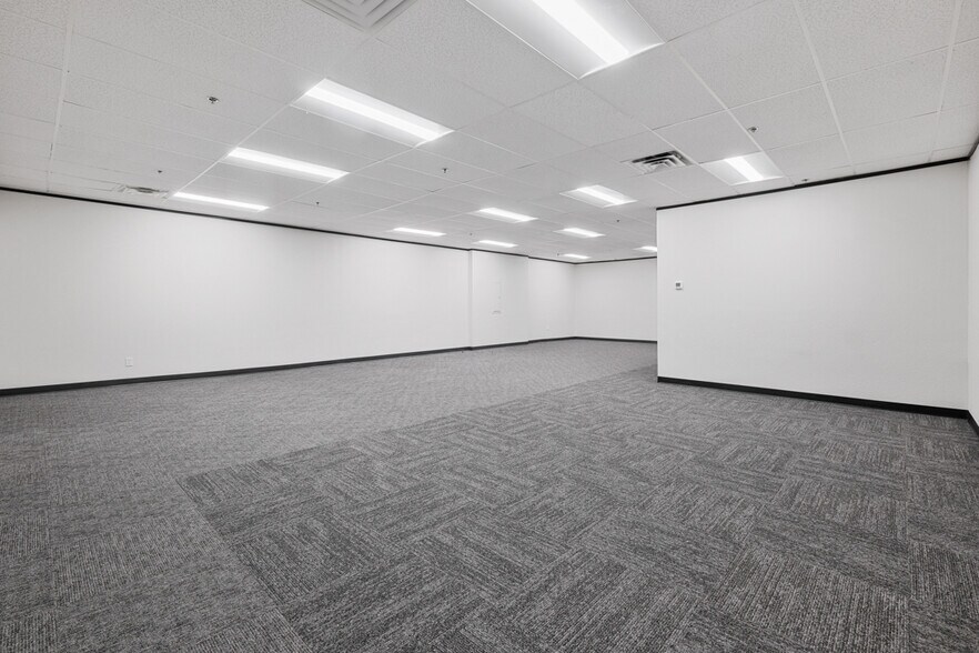 More Photos Of 2020 Rutland Dr, Austin Unknown For Lease