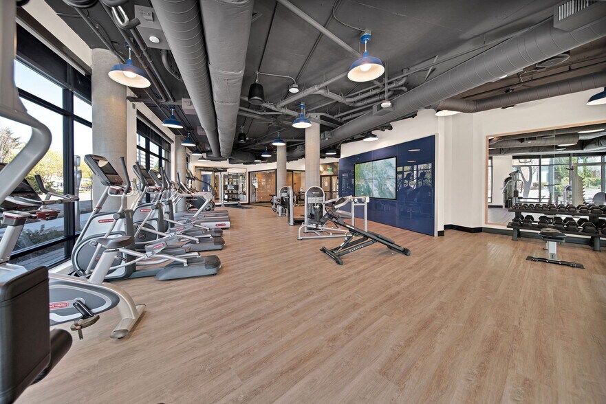 More Photos Of 11811-11821 NE 128th St, Kirkland Multifamily For Sale