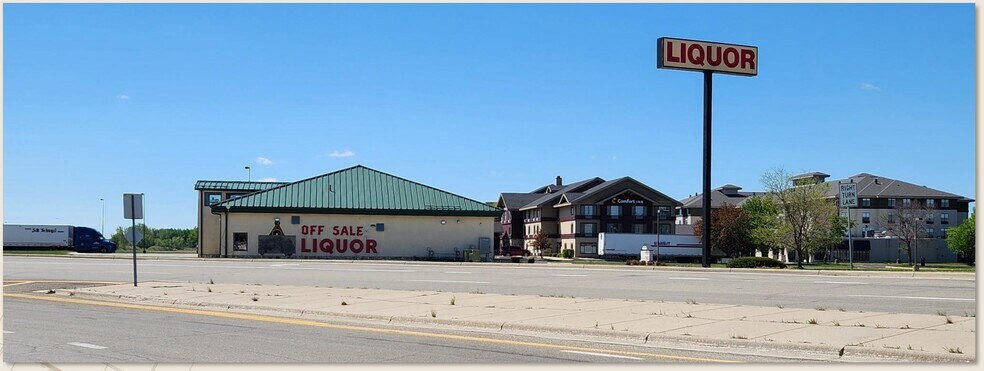 More Photos Of 2320 NW 43rd St, Owatonna Freestanding For Sale