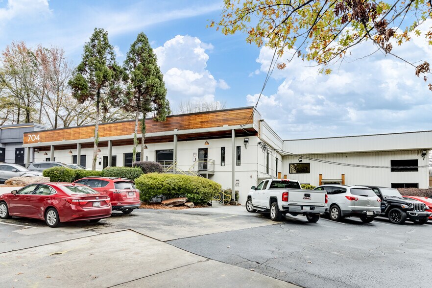 More Photos Of 704-710 Berkeley Ave, Atlanta Loft Creative Space For Lease