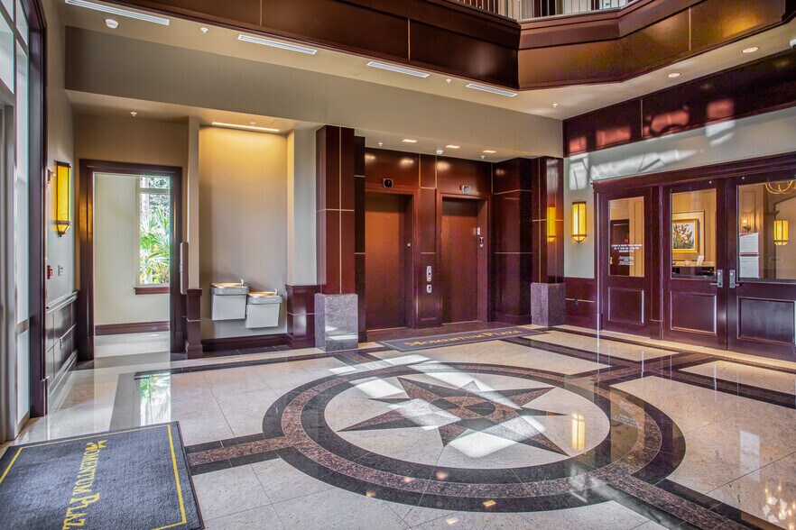 More Photos Of 8625 Tamiami Trl N, Naples Office For Lease