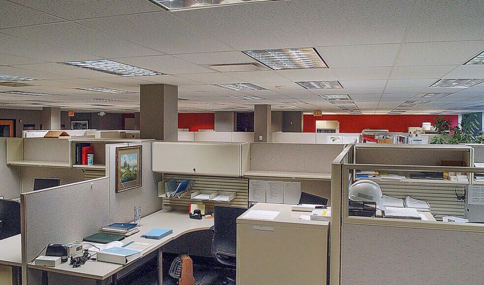 More Photos Of 800 Cabin Hill Dr, Greensburg Office For Sale