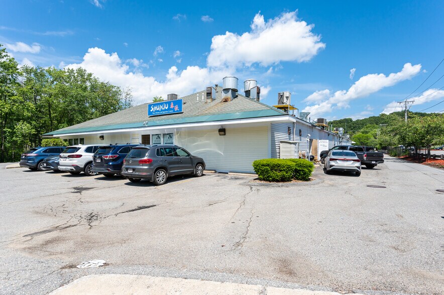 More Photos Of 733 Turnpike St, North Andover Fast Food For Sale