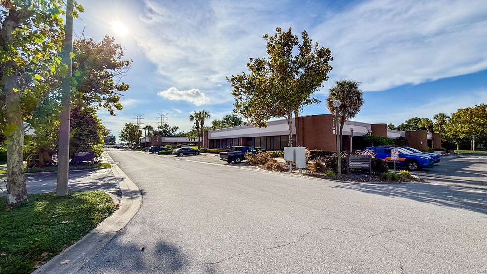 More Photos Of 13830 N 58th St, Clearwater Unknown For Lease