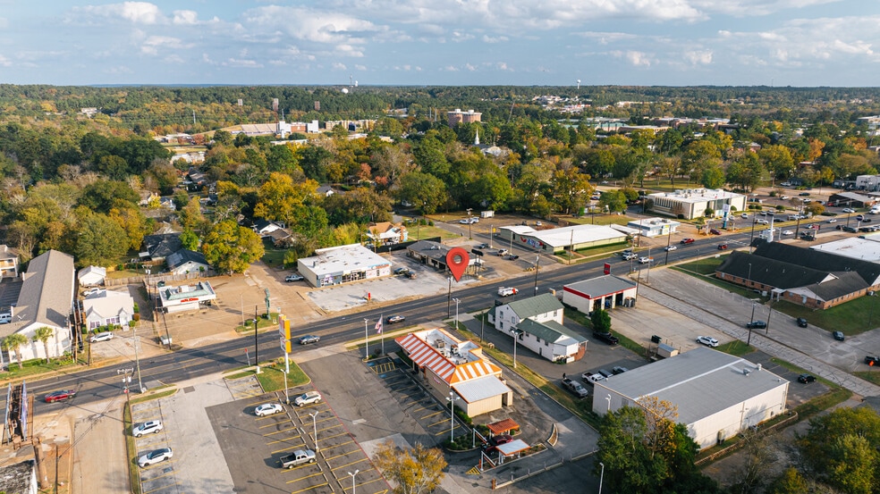 More Photos Of 2608 North St, Nacogdoches Specialty For Lease