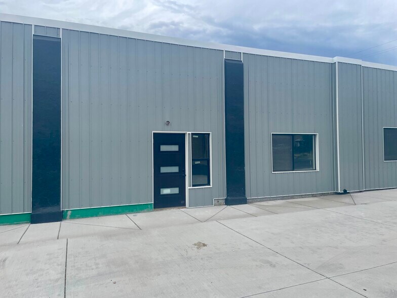 More Photos Of 561 Main Ave E, Twin Falls Office For Lease