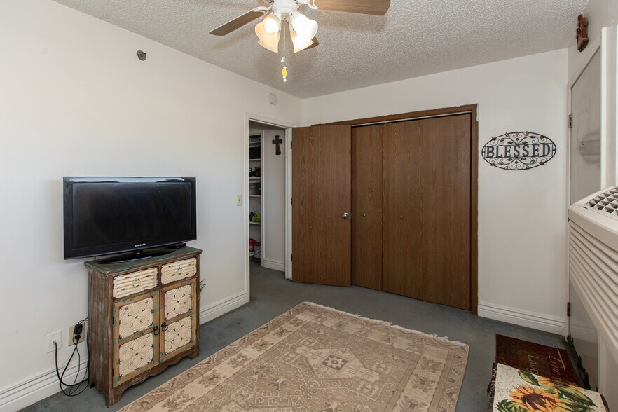 More Photos Of 1502 E Fulton St, Garden City Apartments For Sale
