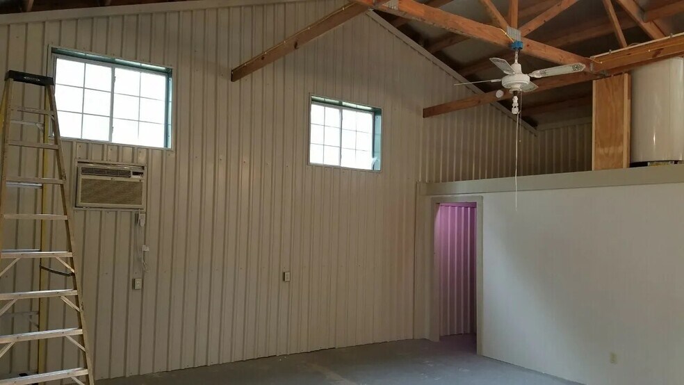 More Photos Of 2620 Interstate 45 S, New Waverly Warehouse For Sale