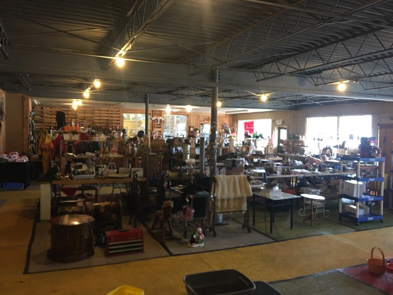 More Photos Of 6033-6079 US Highway 51 N, Millington Service Station For Sale