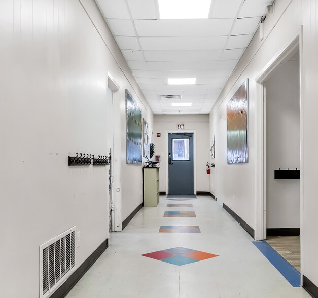 More Photos Of 306 W 24th St, Bryan Daycare Center For Sale