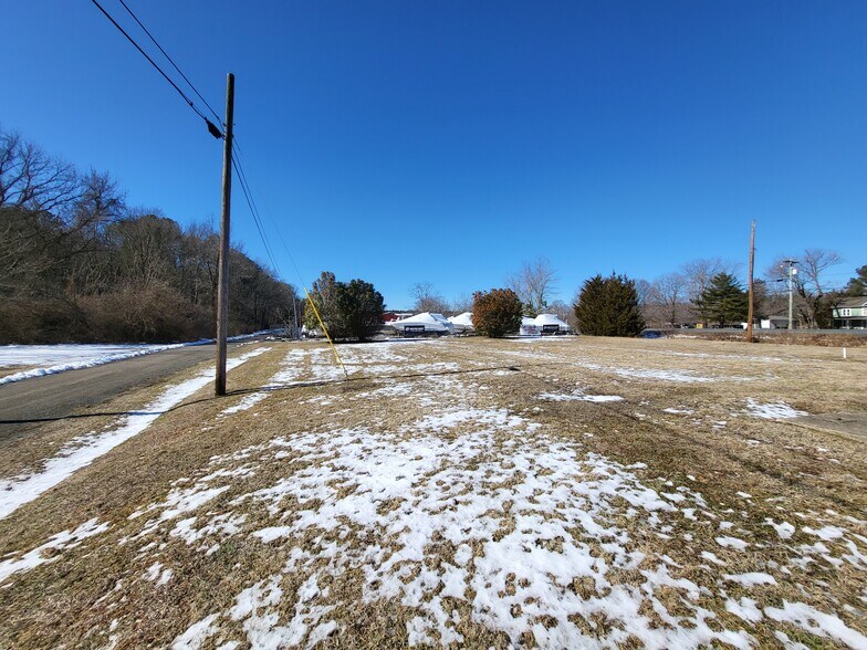 More Photos Of 9649 New Rd, Mcdaniel Marina For Sale