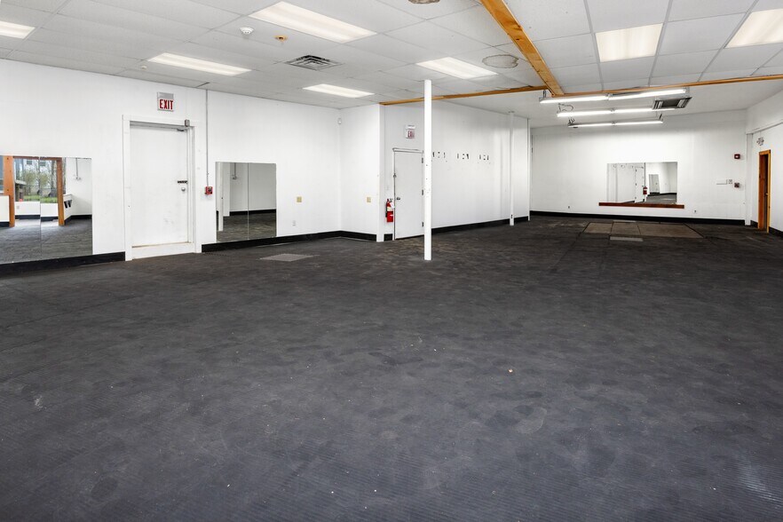 More Photos Of 352 Washington St, Somerville Light Manufacturing For Sale