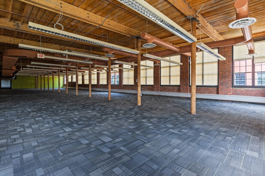 More Photos Of 140 Mill St, Lewiston Office Residential For Sale