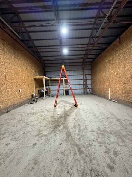 More Photos Of 400 Railroad St, Pittsburgh Warehouse For Lease