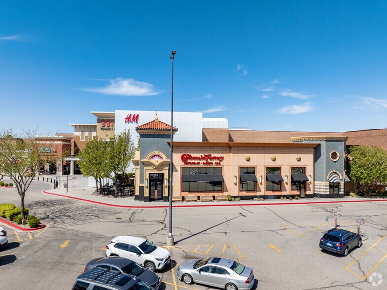 More Photos Of 350 N Milwaukee St, Boise General Retail For Lease