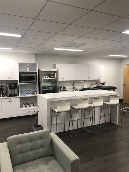 More Photos Of 142 Temple St, New Haven Medical For Sale