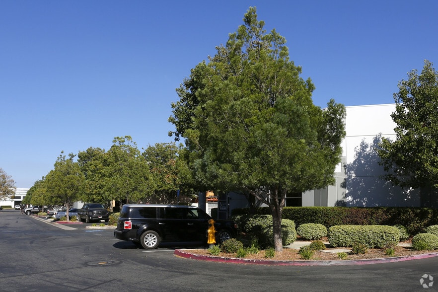 More Photos Of 27637 Commerce Center Dr, Temecula Warehouse For Lease