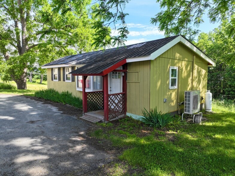 More Photos Of 284 Edgemont Rd, Moriah Hospitality For Sale